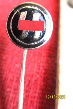 Broche SS – runes, émaillée, civile, marquée (fabricant inconnu) | Militaria Hoya
