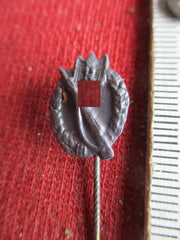 Anstecknadel ORDEN Wehrmacht mit HK Infanterie Sturm Abzeichen aus einem alten Händlerbestand