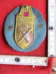 Marine Narvikschild 1940 (Gold)auf Filz-Unterlage Narvik Schild
