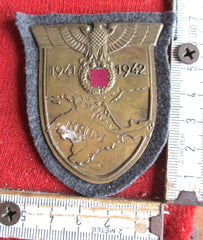 Krimschild 1941-1942 Krim Schild auf Filz-Unterlage