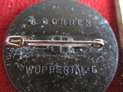 SA Tag Berlin 1937 NSDAP Abzeichen gemarkt an Nadel mit HK