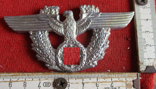 Wehrmacht Uniform Adler mit HK Maße ca 9,5 x 5 cm in silber