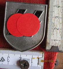 SS Blitze Stahlhelm Uniform Wappen rückseitig 3 Splinte zum befestigen für Uniform Abzeichen mit Runen aus Metall