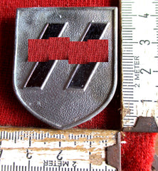 SS Helm Wappen aus Metall Siegrunen rückseitig Splinte zum befestigen