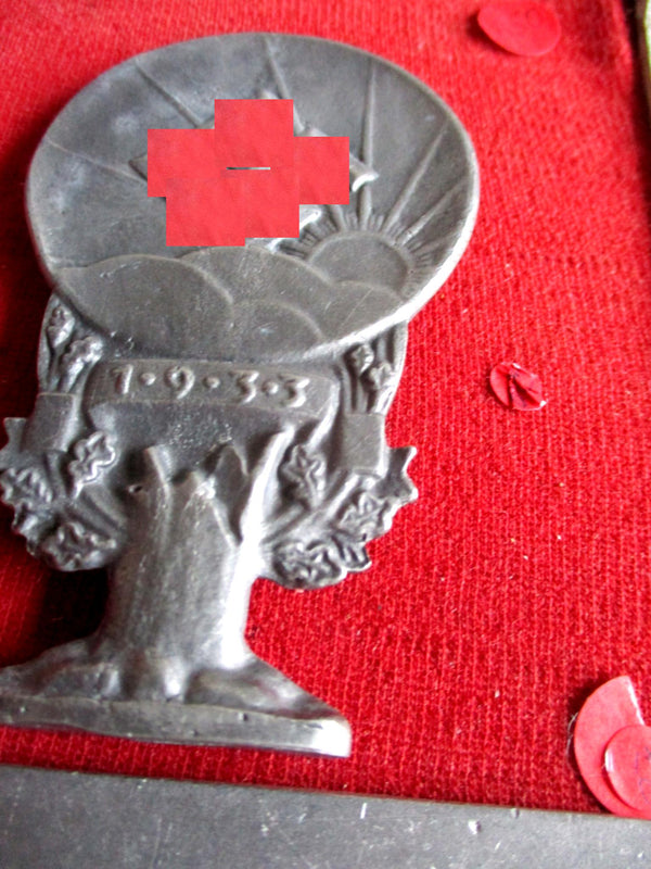 Schreibtisch Dekoration Adolf Hitler 1933 und aufgehende Sonne mit HK