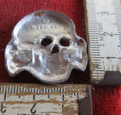 SS Totenkopf aus Metall Panzer  aus einem alten Händlerbestand