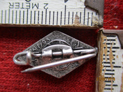 Anstecknadel HJ BDM HITLERJUGEND mit HK an Nadel emailliert aus Metall RZM gemarkt aus einem alten Händlerbestand