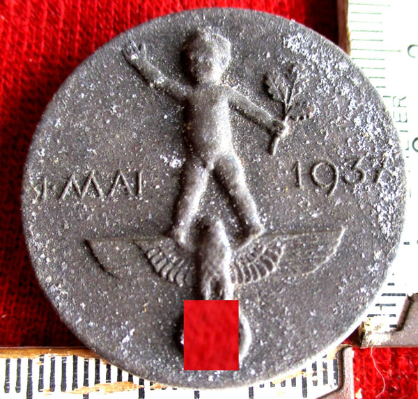 Abzeichen 1. Mai 1937 an Nadel gemarkt mit HK