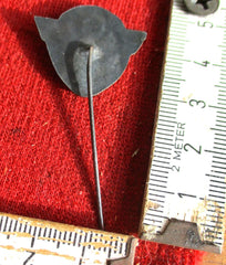 SiegerNadel Anstecknadel ORDEN Wehrmacht mit HK im Eichenlaub Kranz aus einem alten Händlerbestand