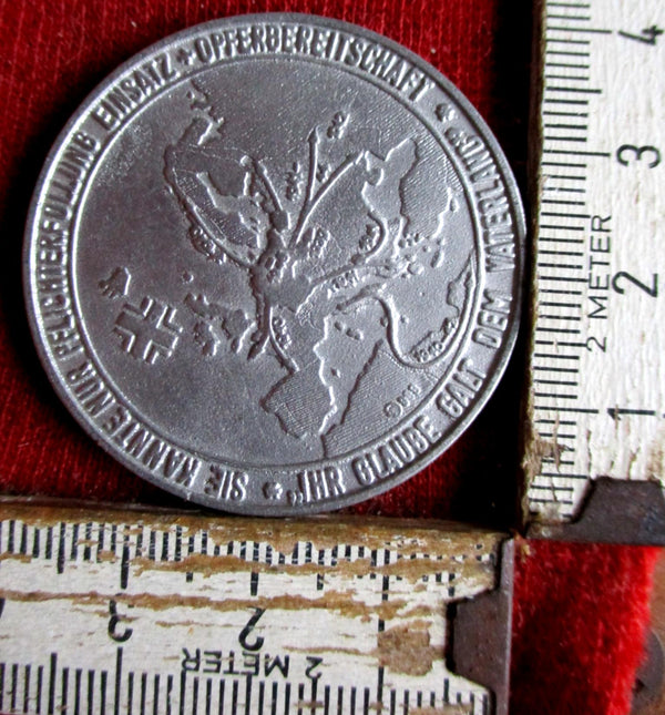 Deutsche Wehrmacht Medaille Münze mit EK + HK 1939-1945