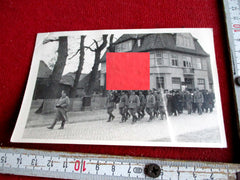 Foto-Konvolut Eystrup bei Hoya – Beerdigung Polizei-Vorsteher Carl Freese mit HK-Fahnen (Art. 30.082)