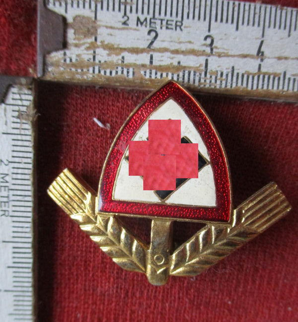 RAD in Gold emailliert Abzeichen an Nadel gemarkt mit HK Reichs Arbeits Dienst