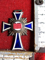 Mutterkreuz in Bronze, 16. Dezember 1938 Adolf Hitler ORIGINAL !!! mit HK ohne Band aus einem alten Händlerbestand