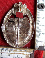 Orden Wehrmacht Panzer in Silber mit HK an Nadel hohl geprägt