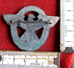 SA NSDAP Abzeichen Orden mit HK an Nadel Metall für Mütze / Uniform