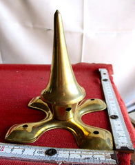 Offizier Preussen in Gold Ersatzteil Pickelhaube Helm Spitze + Kreuzsockel Messing Repro Goldfarbenes Offiziers-Kreuzblatt mit abnehmbarer Spitze aus einem alten Händlerbestand