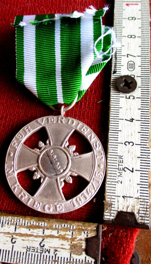 am Band SACHSEN - MEININGEN KREUZ FÜR VERDIENST IM KRIEGE 1914/15 / CROSS FOR MERIT