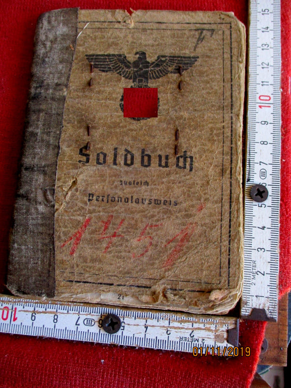Militärpaß Soldbuch Ausweis Wehrmacht mit vielen Eintragungen und Stempelungen  aus einem alten Händlerbestand