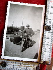 Foto Russland Front Wehrmacht Motorrad Zündapp mit Beiwagen Soldaten Uniform