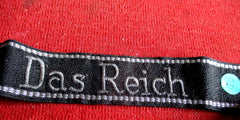 SS Ärmelband der Waffen - SS Division "DAS REICH" Weiße Wollfadenstickerei auf gewebter schwarzer Tuchunterlage mit versilberten Metallfäden Maße 44 x 3 cm
