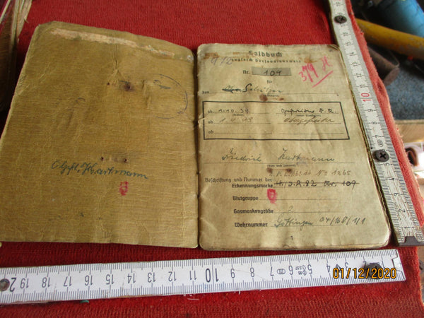 Wehrpass Soldbuch Wehrmacht mit HK ausgefüllt Hannover IR 82 aus einem alten Händlerbestand