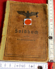 Wehrpass Soldbuch Wehrmacht mit HK ausgefüllt aus einem alten Händlerbestand