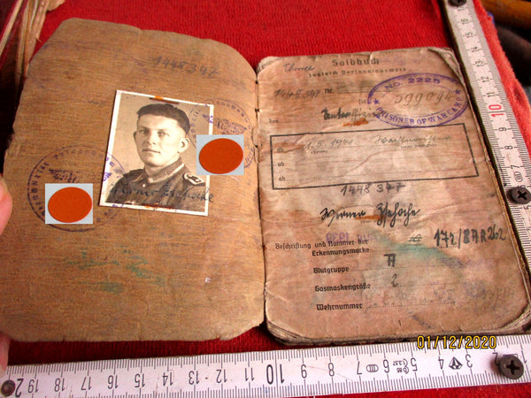 Wehrpass Soldbuch Wehrmacht mit HK ausgefüllt Gefangenschaft War camp Stempel aus einem alten Händlerbestand