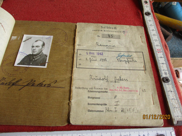 Wehrpass Soldbuch Wehrmacht mit HK ausgefüllt Obergefreiter aus einem alten Händlerbestand