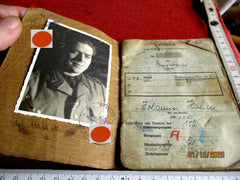 Militärpaß Soldbuch Ausweis Wehrmacht mit vielen Eintragungen und Stempelungen  aus einem alten Händlerbestan