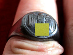 Reichsadler mit HK Ring erhaben Durchmesser ca 20 mm aus Metall super Sammlerring für die Vitrine eine sehr gute Sammleranfertigung. Zustand 2