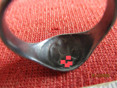 Reichsadler mit HK Ring erhaben Durchmesser ca 20 mm aus Metall super Sammlerring für die Vitrine eine sehr gute Sammleranfertigung. Zustand 2