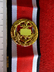 Ehrenblattspange Marine Ehrentafelspange der Kriegsmarine Ehrenblattspange vergoldet auf EK 2 Band