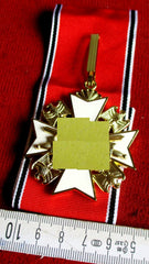 Halskreuz am breiten Band Deutscher Adlerorden Verdienstkreuz 2. Stufe mit Schwertern mit HK gemarkt