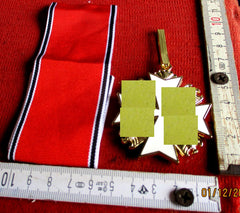 Halskreuz am breiten Band Deutscher Adlerorden Verdienstkreuz 2. Stufe mit Schwertern mit HK gemarkt