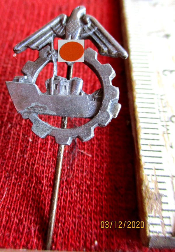 Werft DAF Marine Schiffbau Abzeichen Orden Nadel mit HK ca 50mm Lämge aus einem alten Händlerbestand