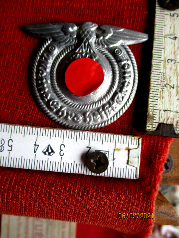 SS Abzeichen mit Devise --- heißt Treue Plakette Abzeichen mit HK aus Metall