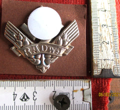 RAD weiblich Weiblicher Reichs Arbeits Dienst für Mütze Schiffchen rückseitig 2 Splinte Abzeichen mit HK aus Metall