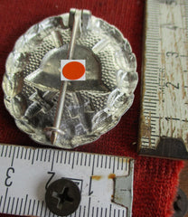 Orden Verwundeten Abzeichen in Silber hohl geprägt mit HK an Nadel