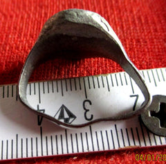 Luftwaffe Jagdflieger Jäger mit HK Hakenkreuz Ring erhaben Durchmesser ca 20 mm aus Metall