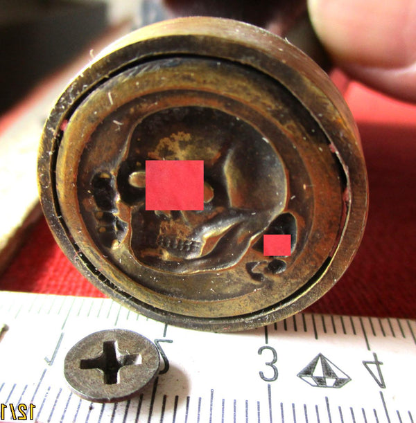 Waffen SS Totenkopf Stempel aus Messing aus Holz + Metall super für die Vitrine