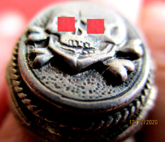 SS mit Totenkopf + HK erhabener Ring Durchmesser ca 20 mm aus Metall super Sammlerring für die Vitrine