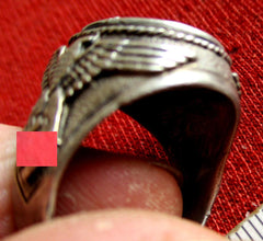 SS mit Totenkopf + HK erhabener Ring Durchmesser ca 20 mm aus Metall super Sammlerring für die Vitrine