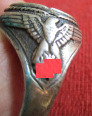 SS mit Runen + HK erhabener Ring Durchmesser ca 20 mm aus Metall super Sammlerring für die Vitrine