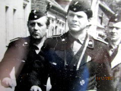Foto Uniform Panzer Trupp mit Widmung im Rahmen Fronturlaub 26x20 cm aus einem alten Händlerbestand