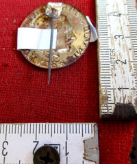 Adolf Hitler Anstecknadel mit HK Ein Volk ein Reich ein Führer  aus einem alten Händlerbestand