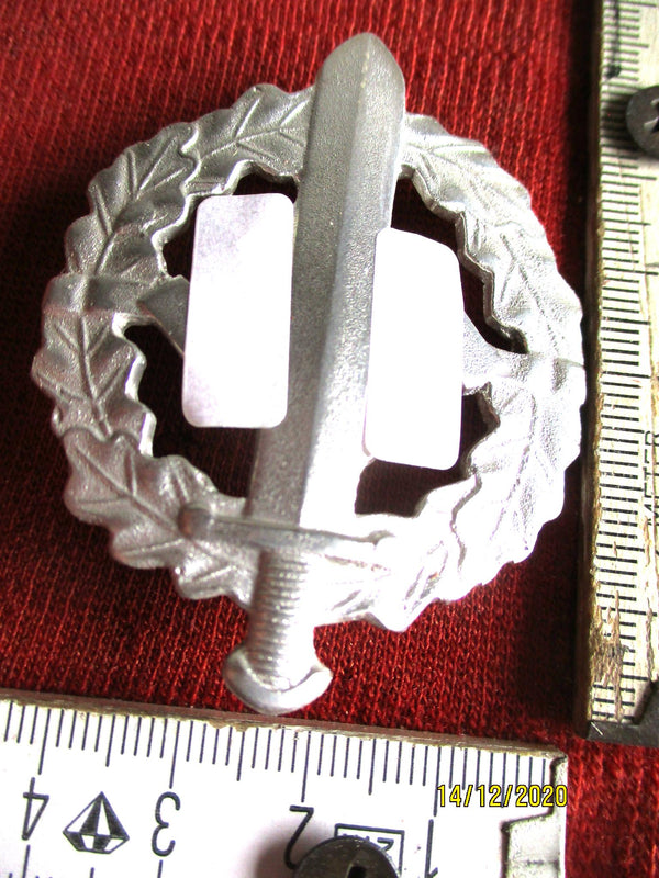 SA- Sportabzeichen in Silber mit HK gemarkt