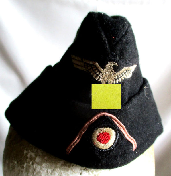 Wehrmacht schwarzes Schiffchen für Mannschaften der Panzertruppe Schwarzes Tuch,  aus einem alten Händlerbestand