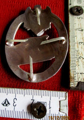 Panzer Panzerkampfabzeichen in Silber rückseitig an 4 Splinten mit HK Barett Uniform