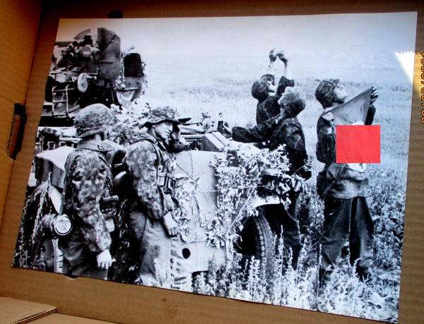 Flak Div das Reich SS Photo Propaganda Maße ca 40x30 cm schweres Papier