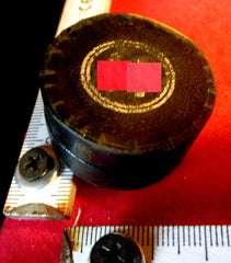 SS-Ehrenring (Totenkopfring) mit Etui – Reichsführer-Gravur, Totenkopf & SS-Rune, Museumsanfertigung | Art.-Nr. 34524